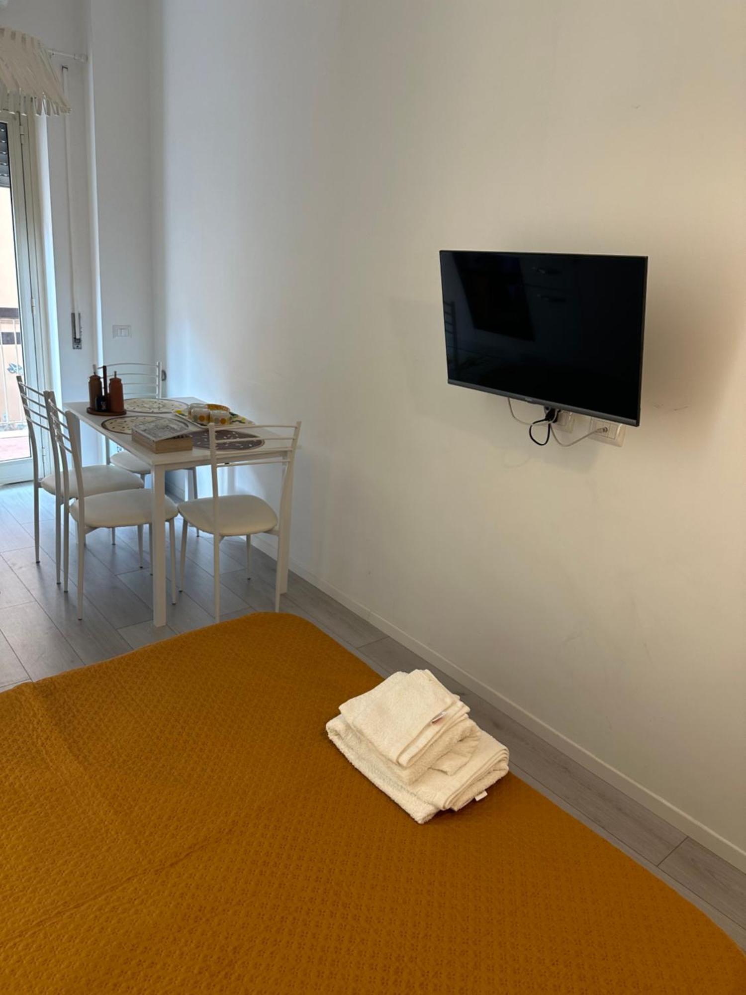 Dany & Manu House Apartment Rome Bagian luar foto